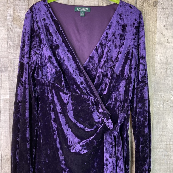 Lauren Ralph Lauren Size 12 Purple Velvet Sheath Surplice Faux Wrap Tie Dress - Picture 4 of 10